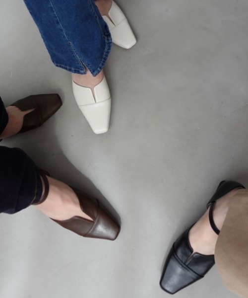パンプス シンプル きれいめ スクエアトゥ スリット セパレート パンプス /62110の画像