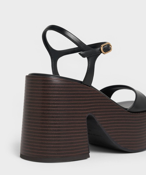 CHARLES ＆ KEITH（チャールズ&キース） 厚底 サンダル アンクル