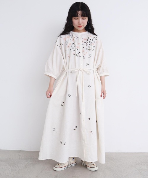 美品 l'atelier du savon ⿻ Aライン ワンピース 飾りボタン l'atelier du savon ワンピース お花スケッチ ファー刺繍