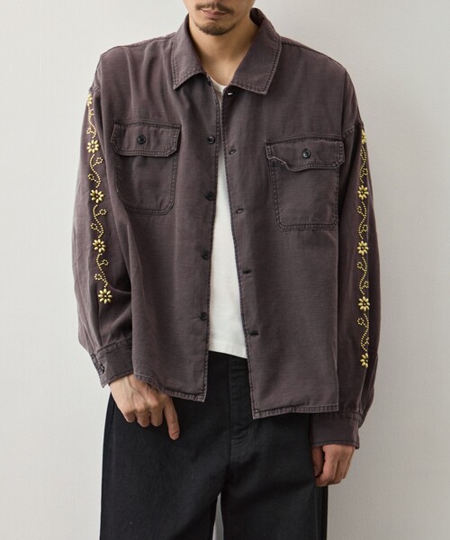 シャツ 「REMI RELIEF/レミレリーフ」WIDE MILITARY SHIRT(袖：スタッズ) メンズの画像