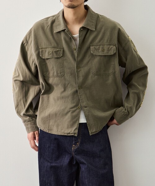 シャツ 「REMI RELIEF/レミレリーフ」WIDE MILITARY SHIRT(袖：スタッズ) メンズの画像