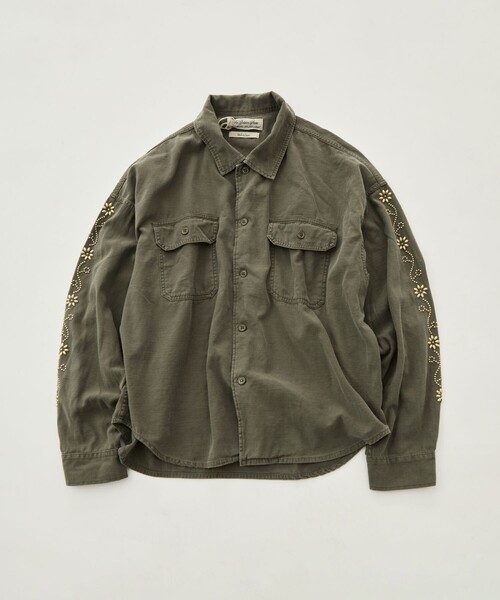 シャツ 「REMI RELIEF/レミレリーフ」WIDE MILITARY SHIRT(袖：スタッズ) メンズの画像