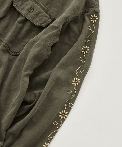 シャツ 「REMI RELIEF/レミレリーフ」WIDE MILITARY SHIRT(袖：スタッズ) メンズの画像
