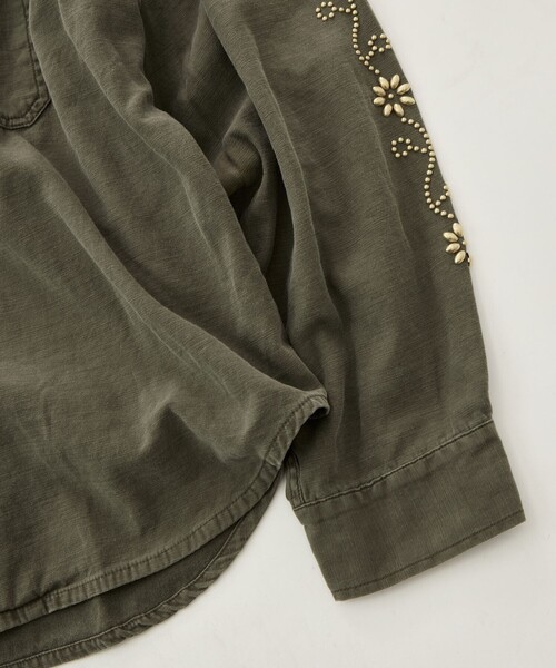 シャツ 「REMI RELIEF/レミレリーフ」WIDE MILITARY SHIRT(袖：スタッズ) メンズの画像