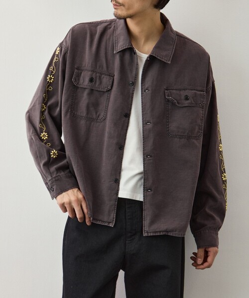 シャツ 「REMI RELIEF/レミレリーフ」WIDE MILITARY SHIRT(袖：スタッズ) メンズの画像