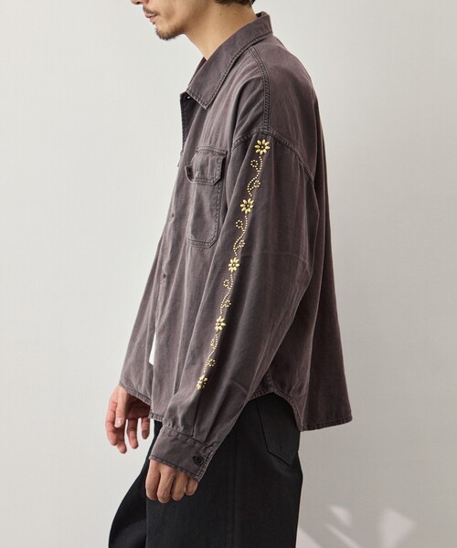 シャツ 「REMI RELIEF/レミレリーフ」WIDE MILITARY SHIRT(袖：スタッズ) メンズの画像