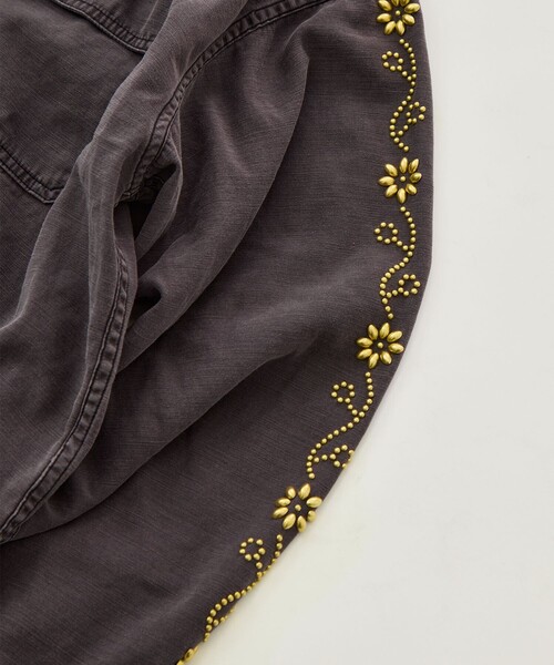 シャツ 「REMI RELIEF/レミレリーフ」WIDE MILITARY SHIRT(袖：スタッズ) メンズの画像