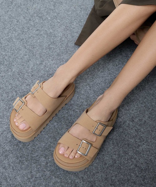 ★CHARLES&KEITH ダブルバックル フラットサンダル/送料込 CHARLES ＆ KEITH サンダル バックルダブルストラップ フラット