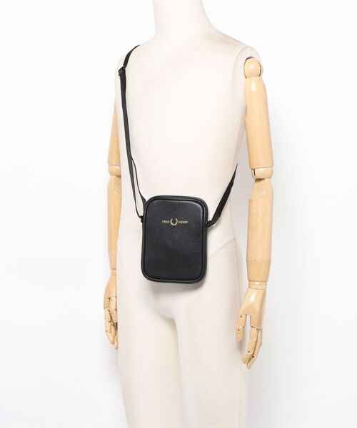 FRED PERRY（フレッドペリー） ショルダーバッグ 「FRED PERRY