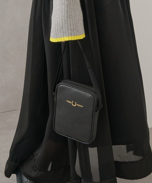 FRED PERRY（フレッドペリー） ショルダーバッグ 「FRED PERRY