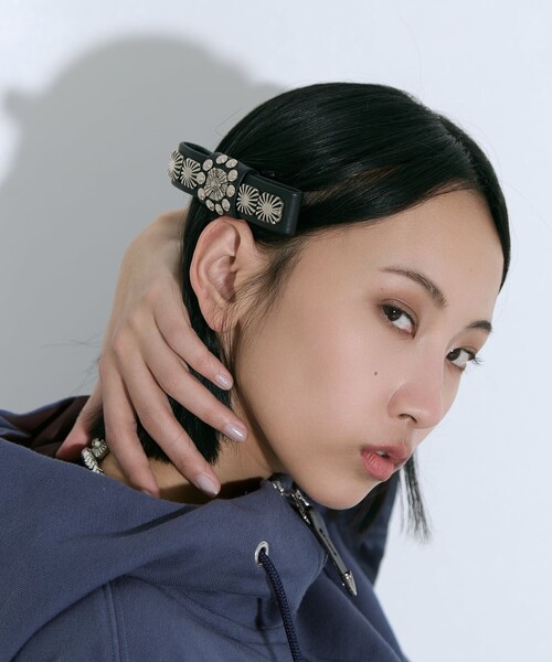 TOGA PULLA（トーガ プルラ） ヘアクリップ 「TOGA PULLA/トーガプルラ