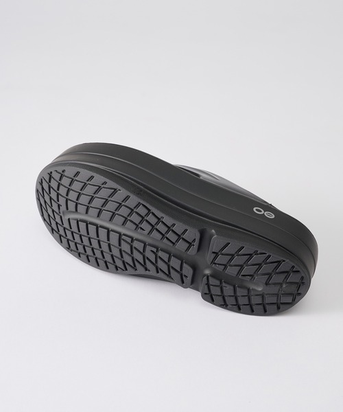 OOFOS（ウーフォス） ウーメガ 厚底 スポーツサンダル リカバリー