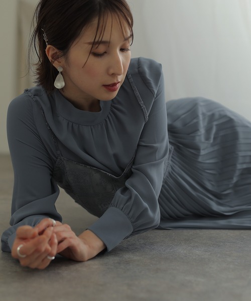 atlo（アトロ） ドレス ミモレ丈＆袖ありフォーマルビスチェデザイン