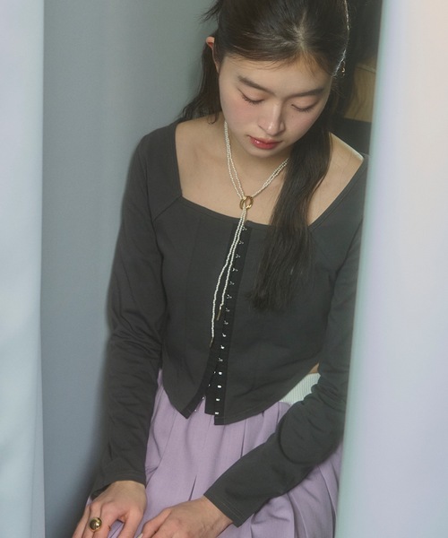 VIOLETTA tシャツ フロントホックラウンドヘムトップス