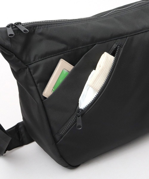 極美品○A4収納○BALLY バリー ショルダーバッグ メッセンジャー