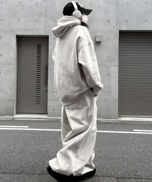 YACA（ヤーカ） パーカー 裏起毛 Embroidery Logo Hoodie/エンブロイ