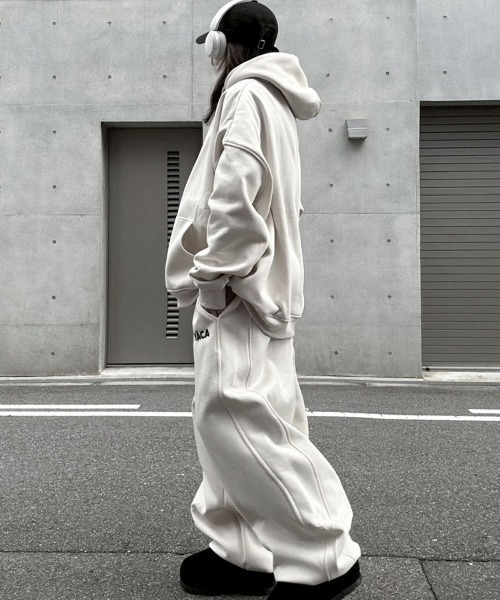 YACA（ヤーカ） パーカー 裏起毛 Embroidery Logo Hoodie/エンブロイ