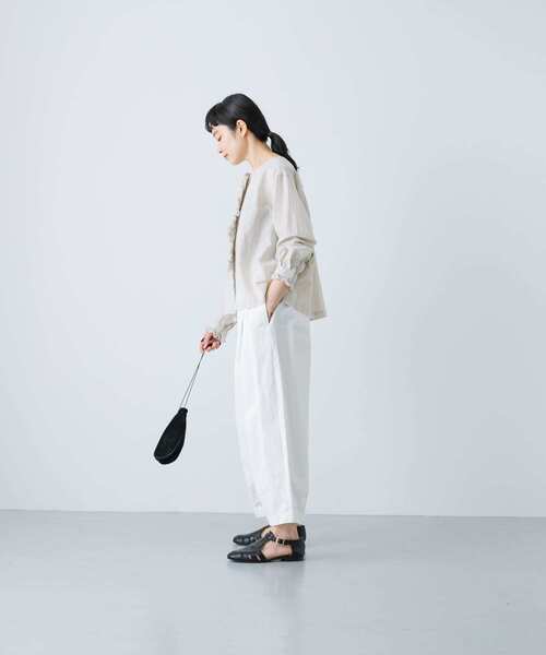 かぐれ　黒 半袖リネンシャツブラウス美品　フリーサイズ　上品で美しい形です。 かぐれ ブラウス シャツ コットンリネンワッシャーフリル