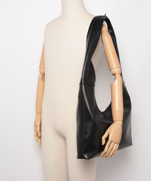 STUDIOUS ショルダーバッグ Oversize leather shoulder bag