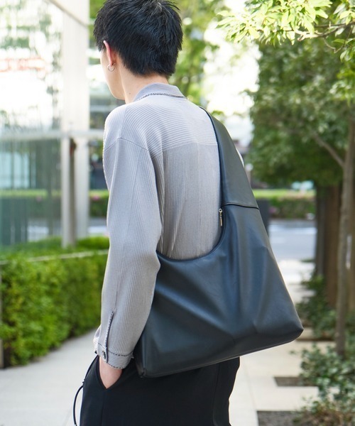 STUDIOUS ショルダーバッグ Oversize leather shoulder bag