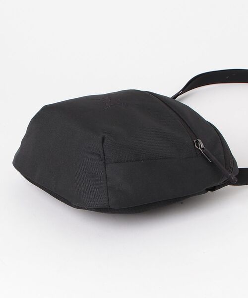 ARC'TERYX（アークテリクス） 刺繍ショルダーバッグ - ブラック メンズ