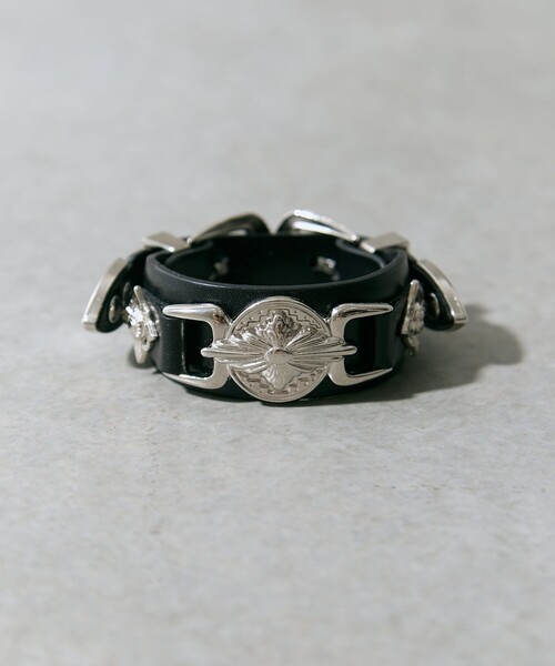 TOGA PULLA（トーガ プルラ） バングル 「TOGA PULLA/トーガプルラ