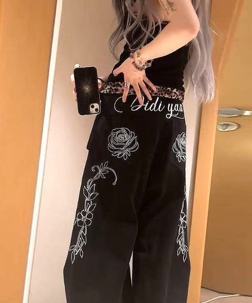 SHEENA（シーナ） ジーンズ デニム デニムパンツ バックフラワーロゴ