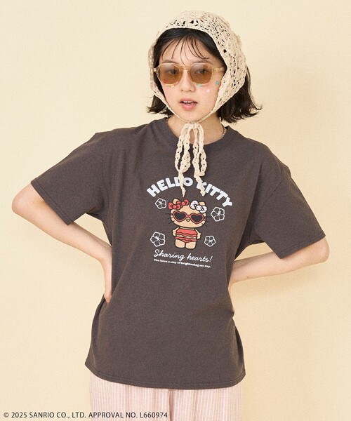 「FREAK'S STORE」 半袖Tシャツ「HELLO KITTYコラボ」 フリ- チャコール レディースの画像7