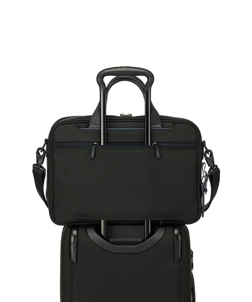 ビジネスバッグ TUMI ALPHA (アルファ) ミディアム・15インチ・ブリーフケース（A4/PC15インチまで対応） メンズの画像