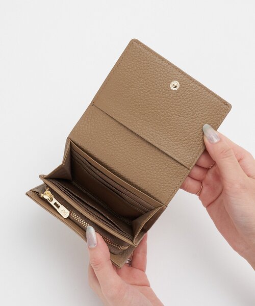 新品未使用 ラシット レザーモチーフハーフウォレット グレージュ russet（ラシット） 財布 サークルプレートハーフウォレット