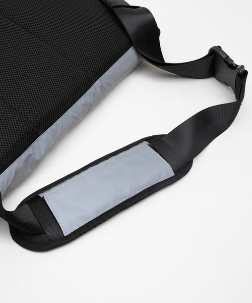 「KiU」 メッセンジャーバッグ FREE シルバー メンズ_画像7