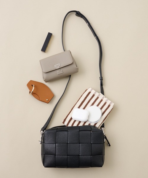 IACUCCI(イアクッチ) ショルダーストラップ ショルダーバッグ バッグ IACUCCI(イアクッチ) ショルダーストラップ ショルダーバッグ バッグ