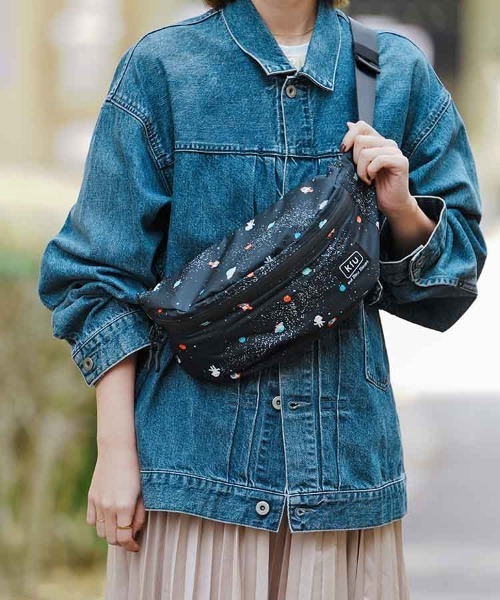 ★美品★軽量★OUUL★ウォータープルーフ★ST バック★ KiU（キウ） ウエストポーチ ウエストバッグ 「KiU and BleuBleuet