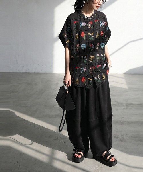 antiqua（アンティカ） ブラウス シャツ 半袖 バンドカラー 花柄 刺繍