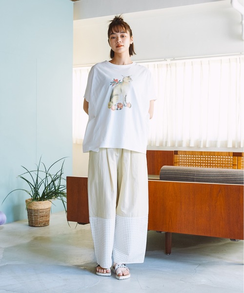 bedsidedrama Tシャツ BEDSIDE SISTERS Flare T-Shirt– Black | BEDSIDEDRAMA