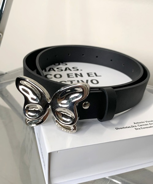 【極美品】d.i.a バタフライチェーンベルト　蝶モチーフ 激レア d i a ラビットファー ベルト 蝶々 チェーン ベルト