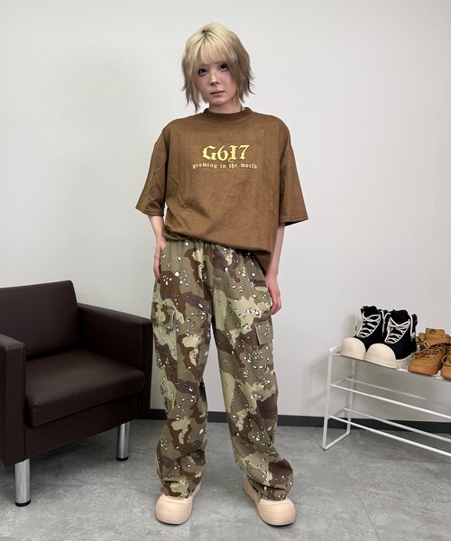 【新品】MSGMロゴ入り花柄カーゴパンツ　ベージュ ATMARK パンツ 「ワンサイズ/ UNISEX 」デザート柄 カーゴパンツ
