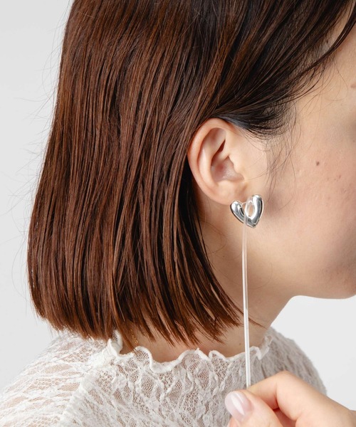 ANNIKA INEZ ハート型ピアス　スモール　アニカイネズ ANNIKA INEZ ピアス Heart Hoops， Sml アニカ イネズ ハート