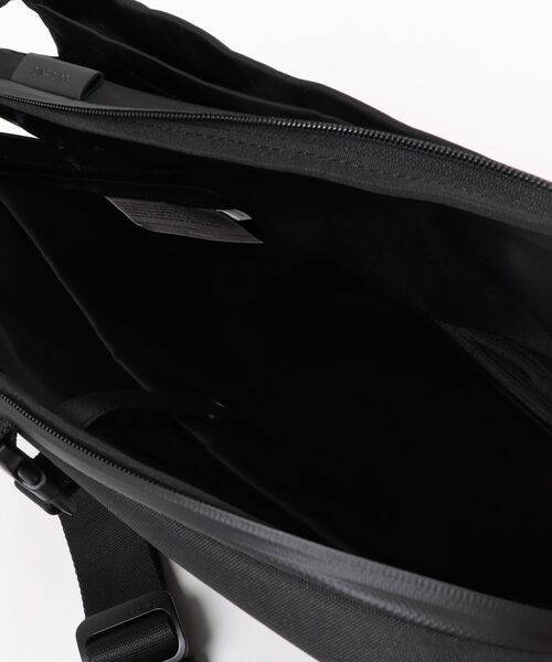 ショルダーバッグ Riss Smooth Black メンズ レディースの画像