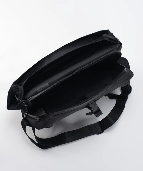 ショルダーバッグ Riss Smooth Black メンズ レディースの画像