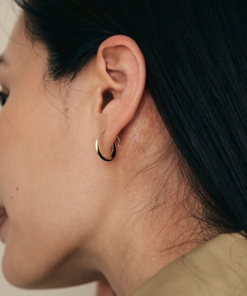 ピアス K10ひねり フープピアス レディースの画像