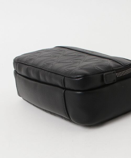 Calvin Klein（カルバン・クライン） ショルダーバッグ クロスボディ