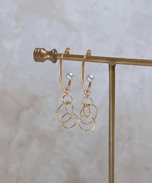 ゴールドフープピアス　チャーム付き CERCA ピアス 「 jolie joie 」14kgf スタッド フープ ゴールド