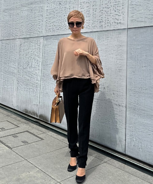 国内発| KHAITE スリット入り ストレッチニット スキニーパンツ 国内発| KHAITE スリット入り ストレッチニット スキニーパンツ