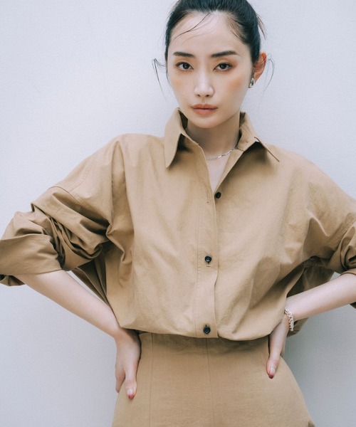 シャツ ブラウス 「柳橋唯さんコラボアイテム」バックタックオーバー 