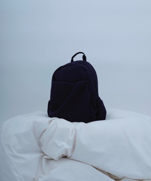 emmi デイバック リュック ポンチギャザーボディーバックパック