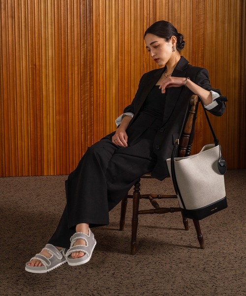 CHARLES ＆ KEITH ショルダーバッグ バッグ 「A4」Enola エノラ