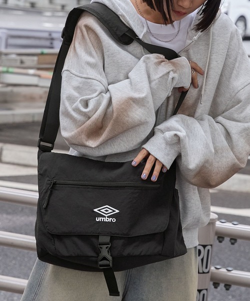 Cityboy Umbro ブラックメッセンジャーバッグ イングランドモデル umbro ショルダーバッグ バッグ UMBRO/アンブロ 別注 ロゴ刺繍