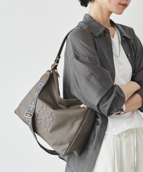 russet（ラシット） ショルダーバッグ バッグ エンボスモノグラム2WAY