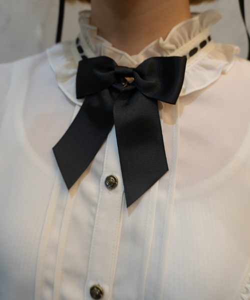axes femme POETIQUE ブラウス シャツ リボンブローチ付き姫袖風BL